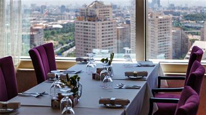 رستوران هتل پارسیان آزادی تهران رستوران هتل پارسیان آزادی تهران